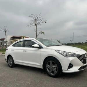 thuê xe 4 chỗ accent có tài xế
