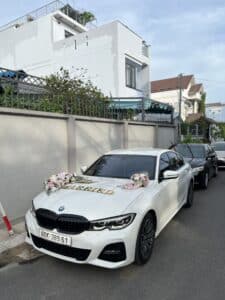 xe hoa cưới màu trắng